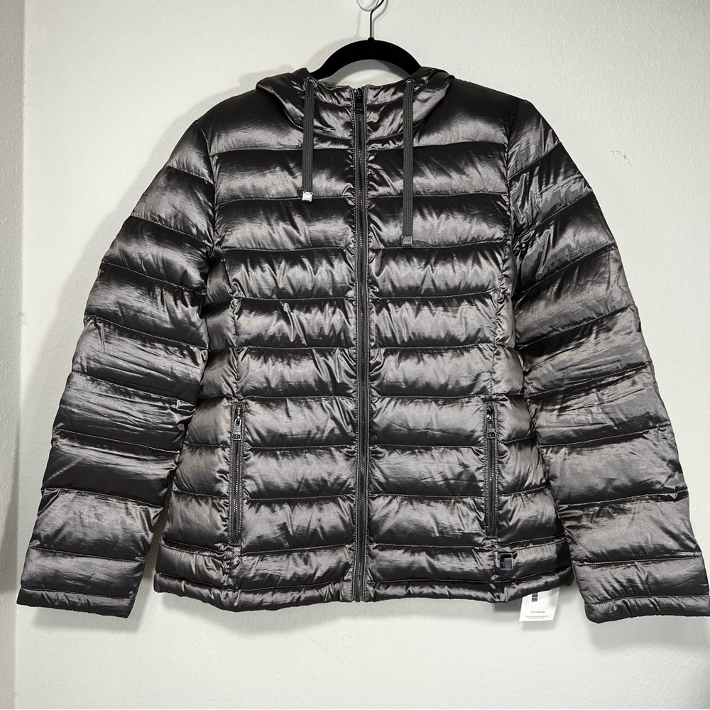 Andrew Marc Packable lightweight premium Down jacket Silver Size medium
